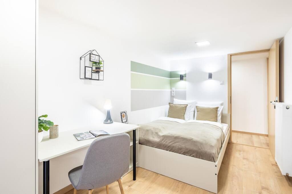 Cityscape Budget Doubledecker B Apartment